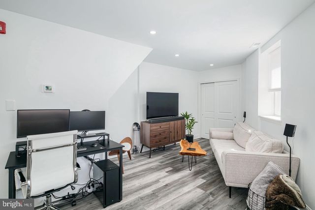 2541 S CLARION ST, Philadelphia, PA 19148