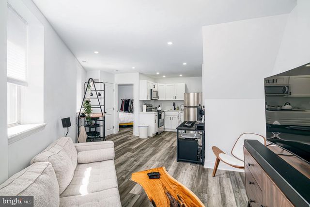 2541 S CLARION ST, Philadelphia, PA 19148