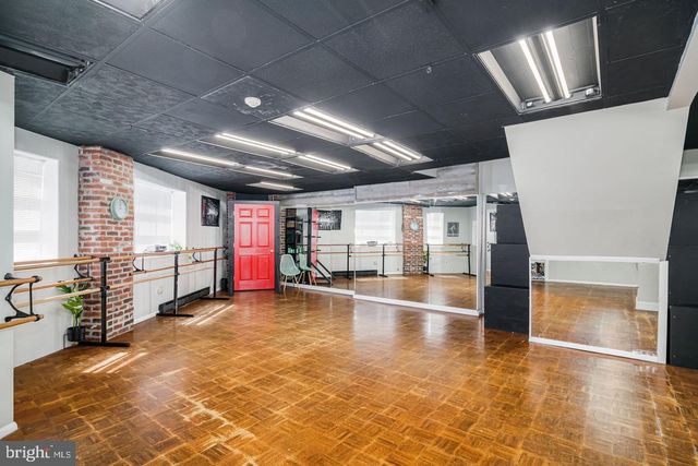 2541 S CLARION ST, Philadelphia, PA 19148