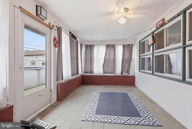 79 AUTUMN LN, Levittown, PA 19055