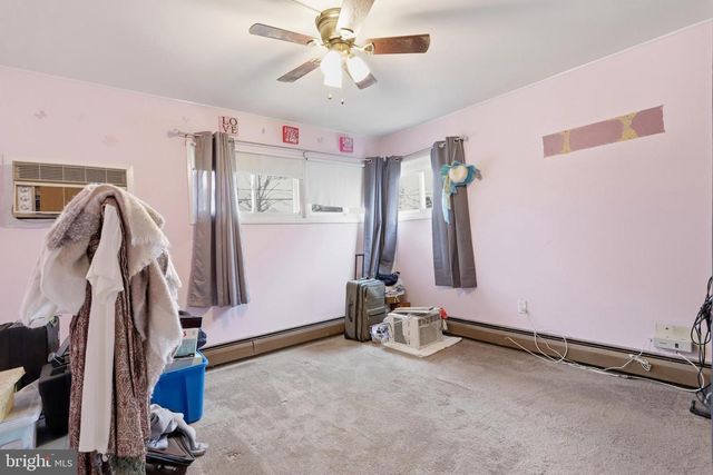 79 AUTUMN LN, Levittown, PA 19055