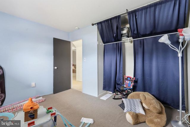 79 AUTUMN LN, Levittown, PA 19055