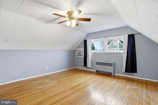 79 AUTUMN LN, Levittown, PA 19055