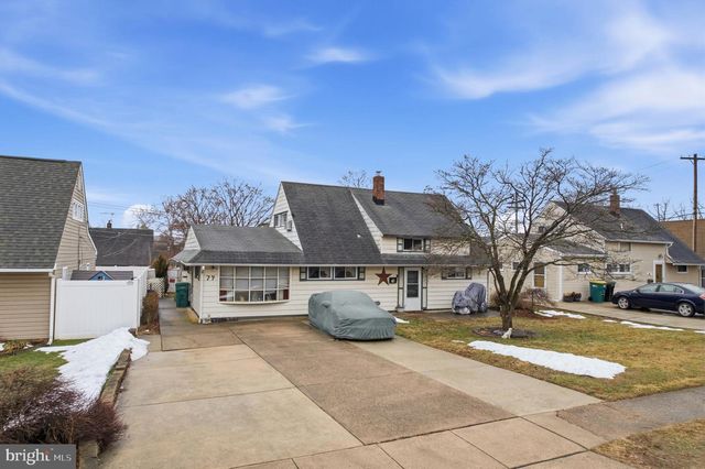 79 AUTUMN LN, Levittown, PA 19055