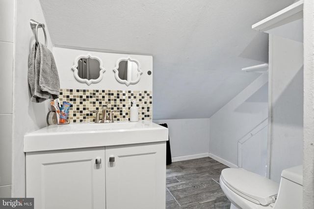 79 AUTUMN LN, Levittown, PA 19055