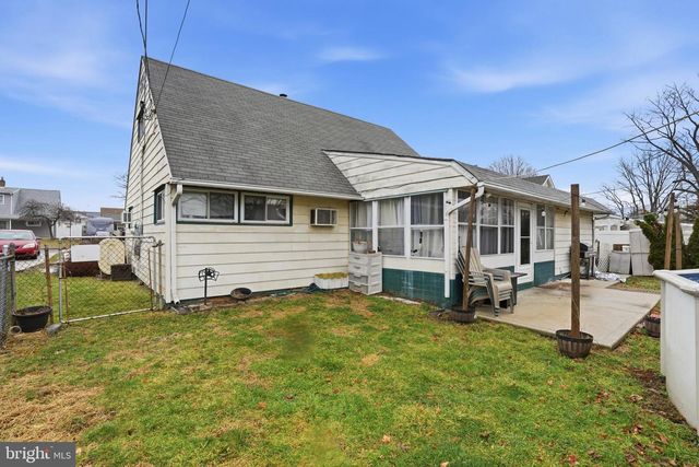 79 AUTUMN LN, Levittown, PA 19055