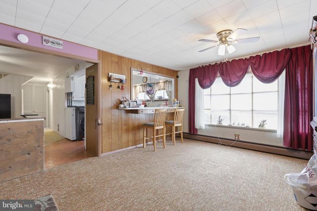 79 AUTUMN LN, Levittown, PA 19055