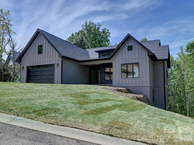 18 Erin Glen Court, Fairview, NC 28730