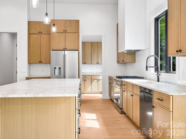 18 Erin Glen Court, Fairview, NC 28730