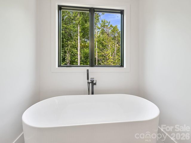 18 Erin Glen Court, Fairview, NC 28730