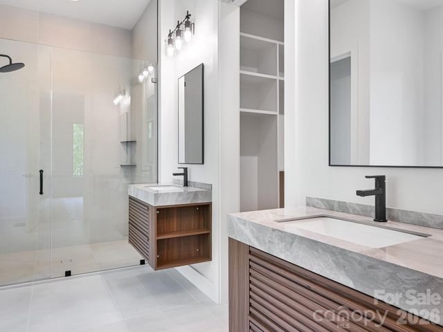 18 Erin Glen Court, Fairview, NC 28730