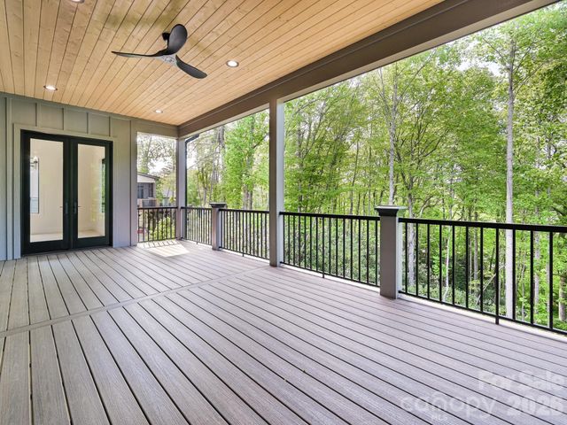 18 Erin Glen Court, Fairview, NC 28730