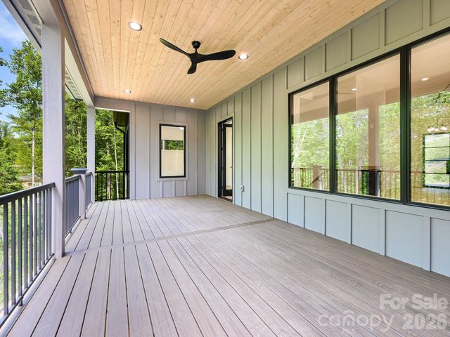 18 Erin Glen Court, Fairview, NC 28730