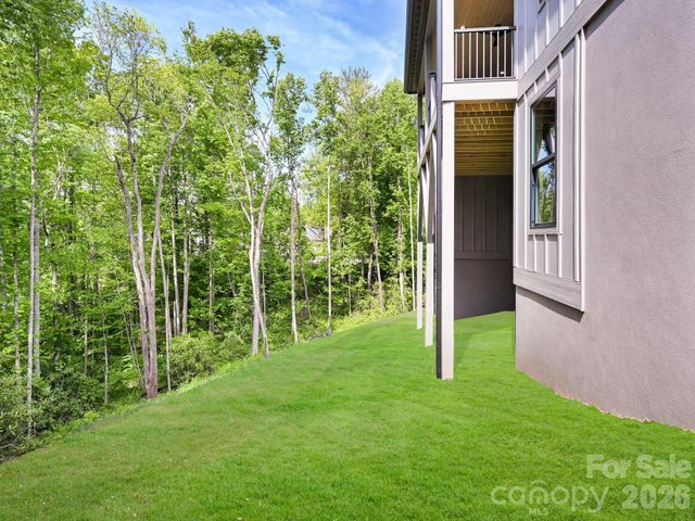 18 Erin Glen Court, Fairview, NC 28730