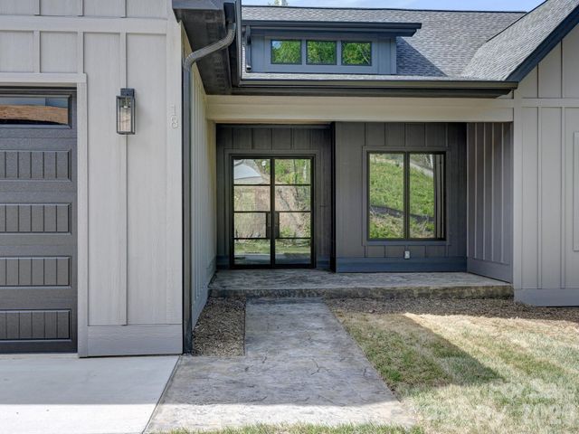 18 Erin Glen Court, Fairview, NC 28730