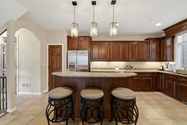 1406 W Rue Paris Place, Inverness, IL 60067