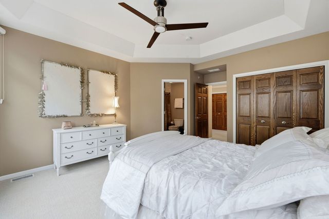 1406 W Rue Paris Place, Inverness, IL 60067