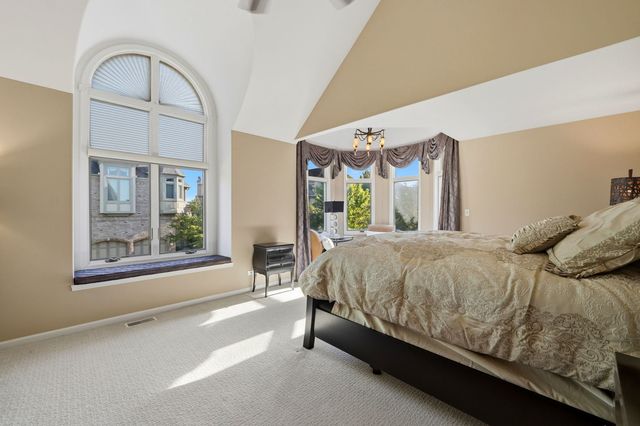 1406 W Rue Paris Place, Inverness, IL 60067