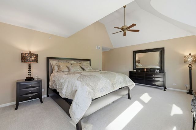 1406 W Rue Paris Place, Inverness, IL 60067