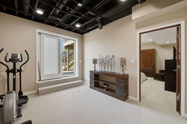 1406 W Rue Paris Place, Inverness, IL 60067