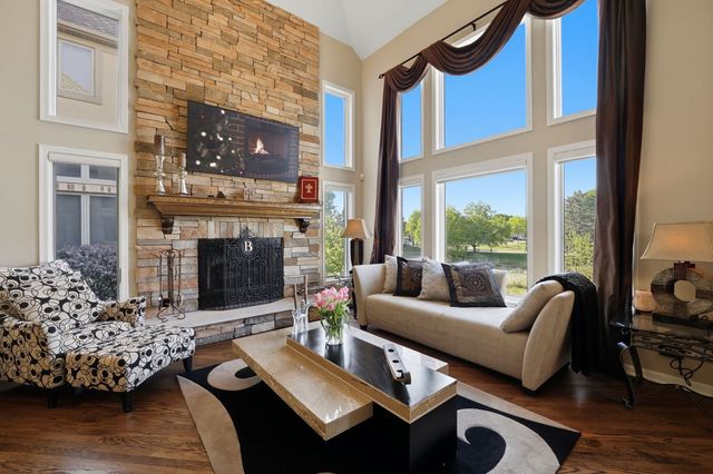 1406 W Rue Paris Place, Inverness, IL 60067
