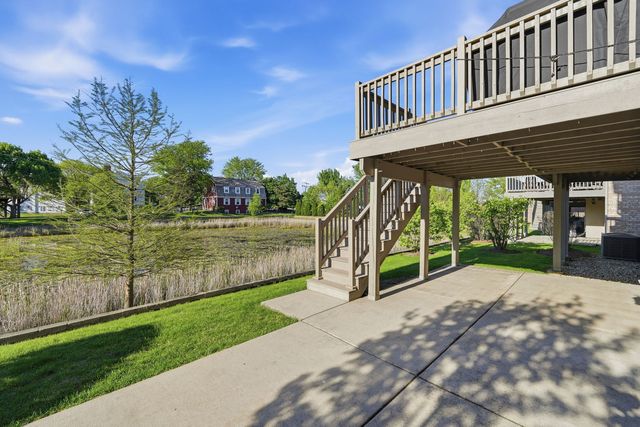 1406 W Rue Paris Place, Inverness, IL 60067