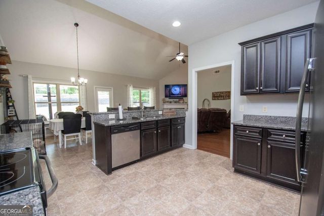 183 Edgemont Court, Lagrange, GA 30240