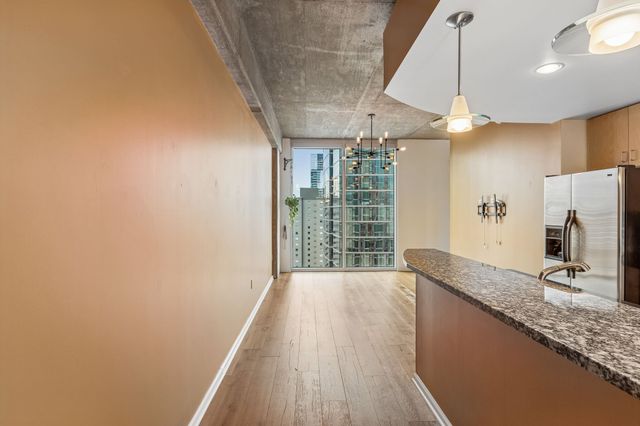 415 Church St Apt 1808, Nashville, TN 37219