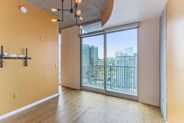 415 Church St Apt 1808, Nashville, TN 37219