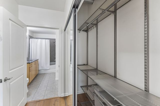 415 Church St Apt 1808, Nashville, TN 37219