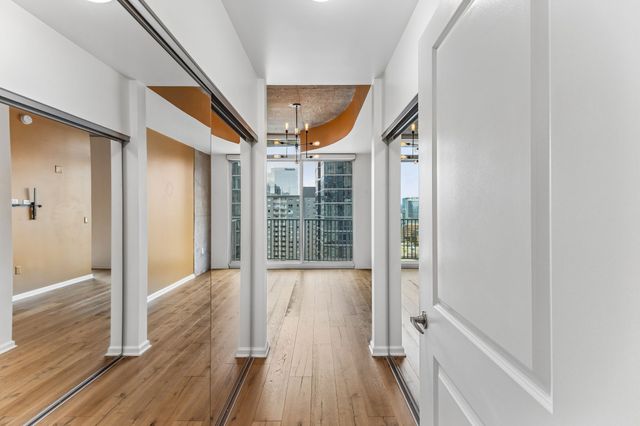 415 Church St Apt 1808, Nashville, TN 37219