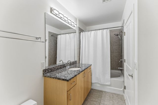 415 Church St Apt 1808, Nashville, TN 37219