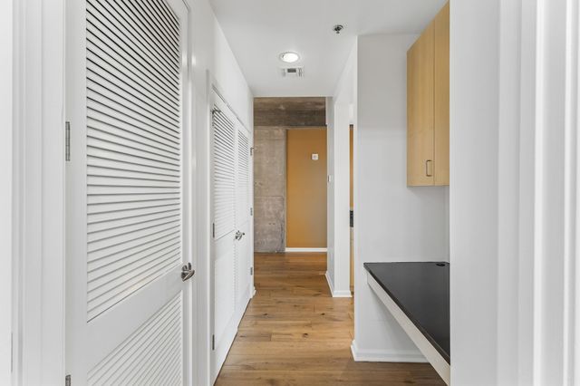 415 Church St Apt 1808, Nashville, TN 37219
