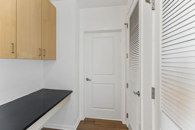 415 Church St Apt 1808, Nashville, TN 37219