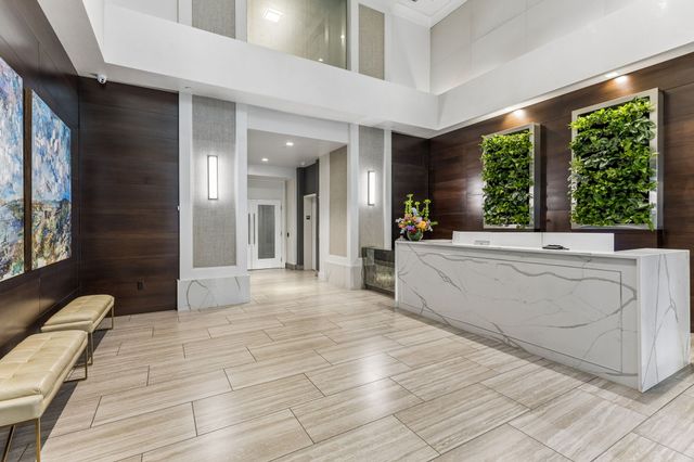 415 Church St Apt 1808, Nashville, TN 37219