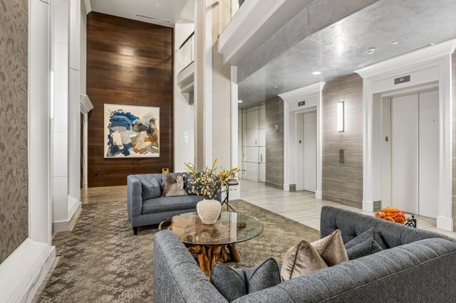 415 Church St Apt 1808, Nashville, TN 37219