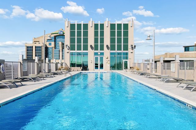 415 Church St Apt 1808, Nashville, TN 37219