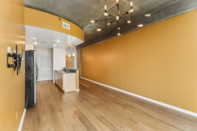 415 Church St Apt 1808, Nashville, TN 37219