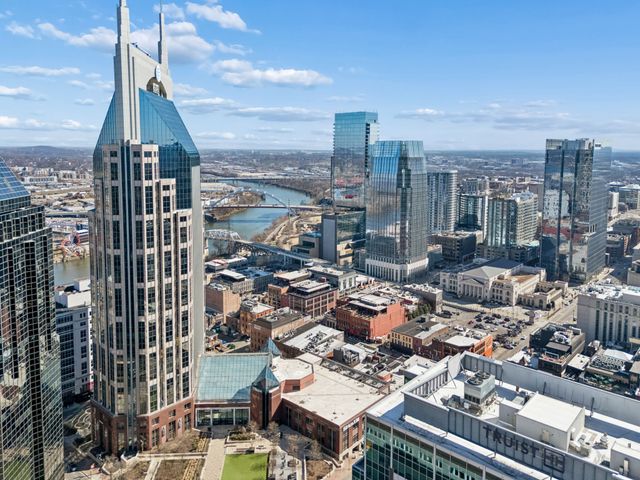 415 Church St Apt 1808, Nashville, TN 37219