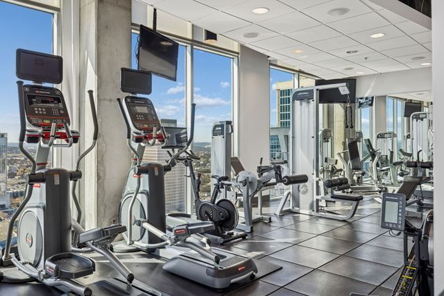 415 Church St Apt 1808, Nashville, TN 37219