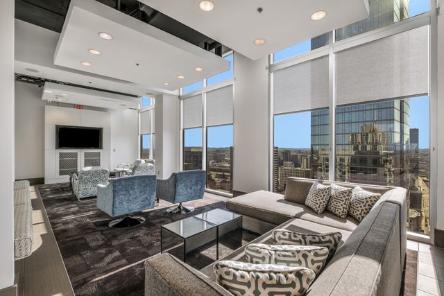 415 Church St Apt 1808, Nashville, TN 37219