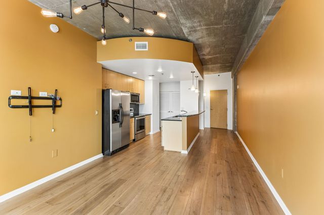 415 Church St Apt 1808, Nashville, TN 37219