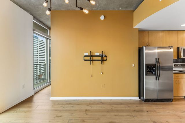 415 Church St Apt 1808, Nashville, TN 37219