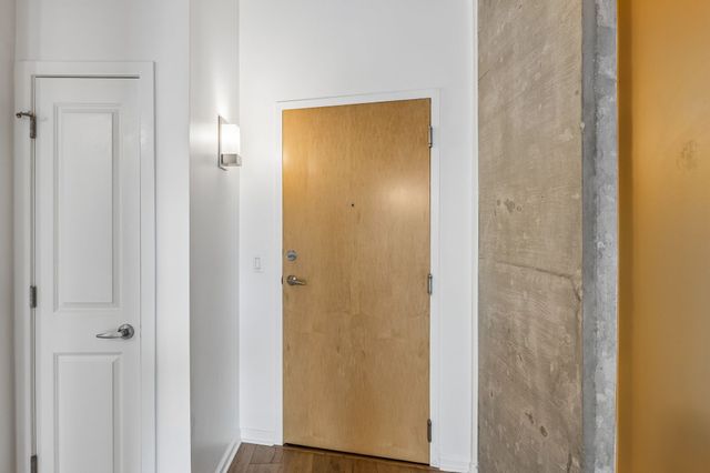415 Church St Apt 1808, Nashville, TN 37219