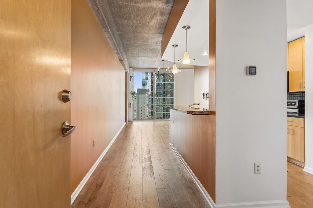 415 Church St Apt 1808, Nashville, TN 37219