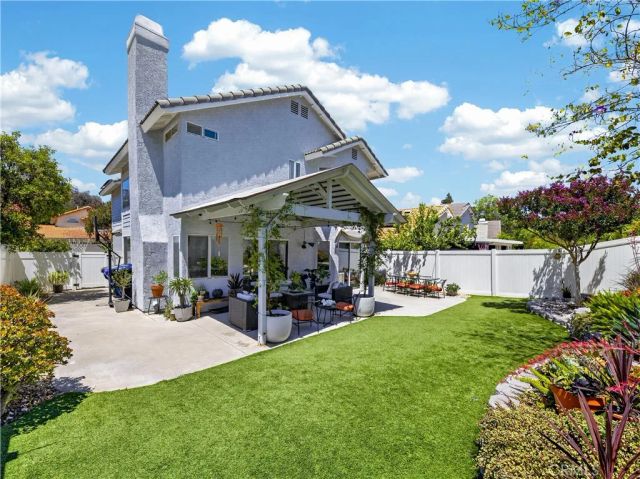 26848 Hummingbird Circle, Canyon Country, CA 91351