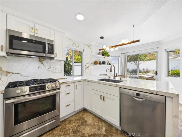 26848 Hummingbird Circle, Canyon Country, CA 91351