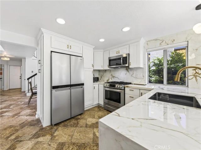 26848 Hummingbird Circle, Canyon Country, CA 91351