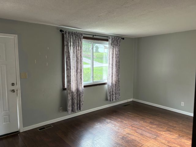 505 Ned Dr, Clarksville, TN 37042