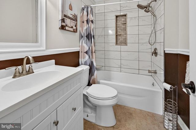 306 ANNA AVE, Maple Shade, NJ 08052